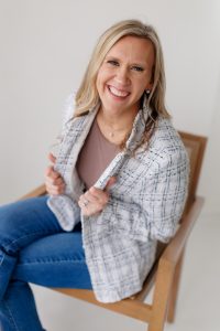 portrait of Kira Messer St Louis maternity newborn and family photographer